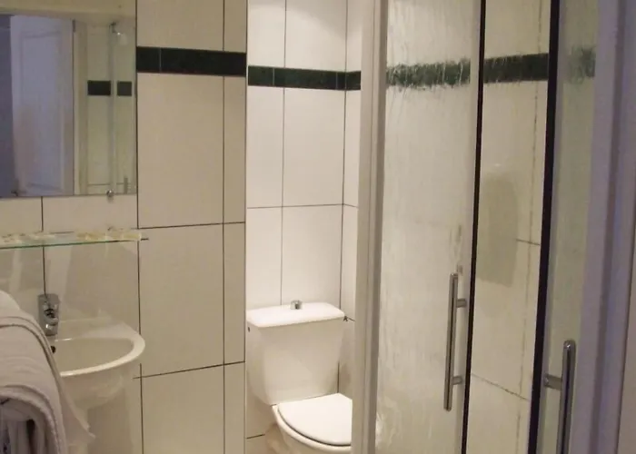 叠水瀑布 – 迷人酒店 3*